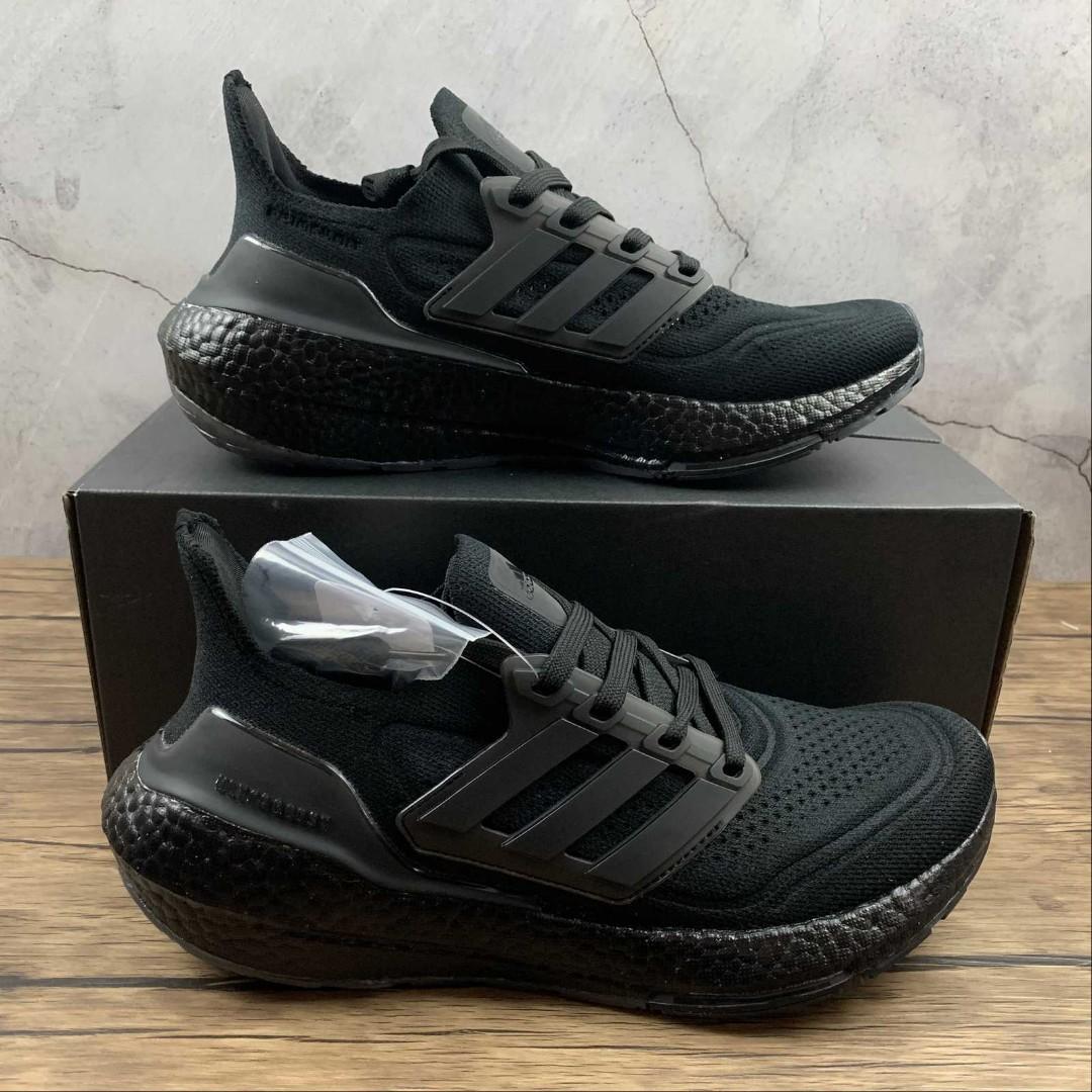 Adidas boost store full black
