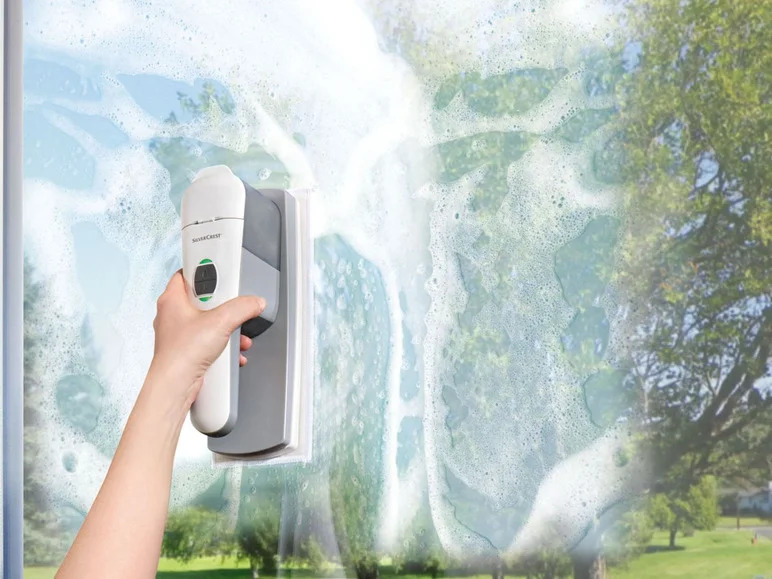 SILVERCREST Cordless Vibrating Window Cleaner SFAV 3.7 A1, TV & Home