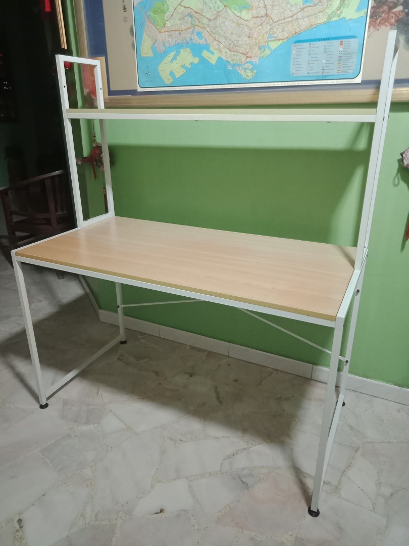 study table, lightweight/can be dismantled/disassembled for easy