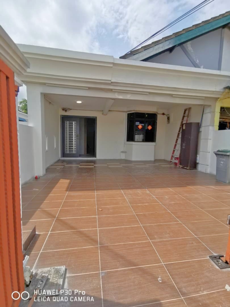 Taman Megah Ria / Jalan Bayan / Single Storey / Landed / Kitchen