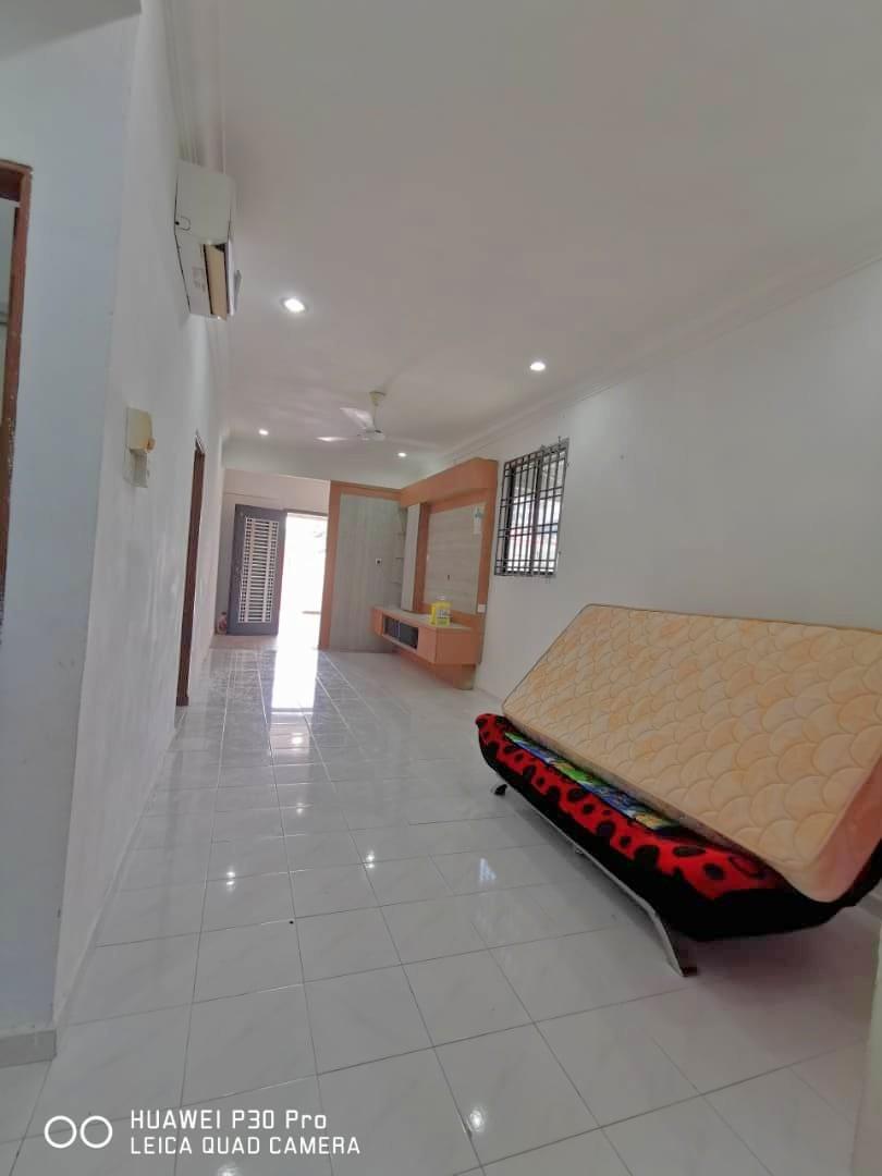 Taman Megah Ria / Jalan Bayan / Single Storey / Landed / Kitchen