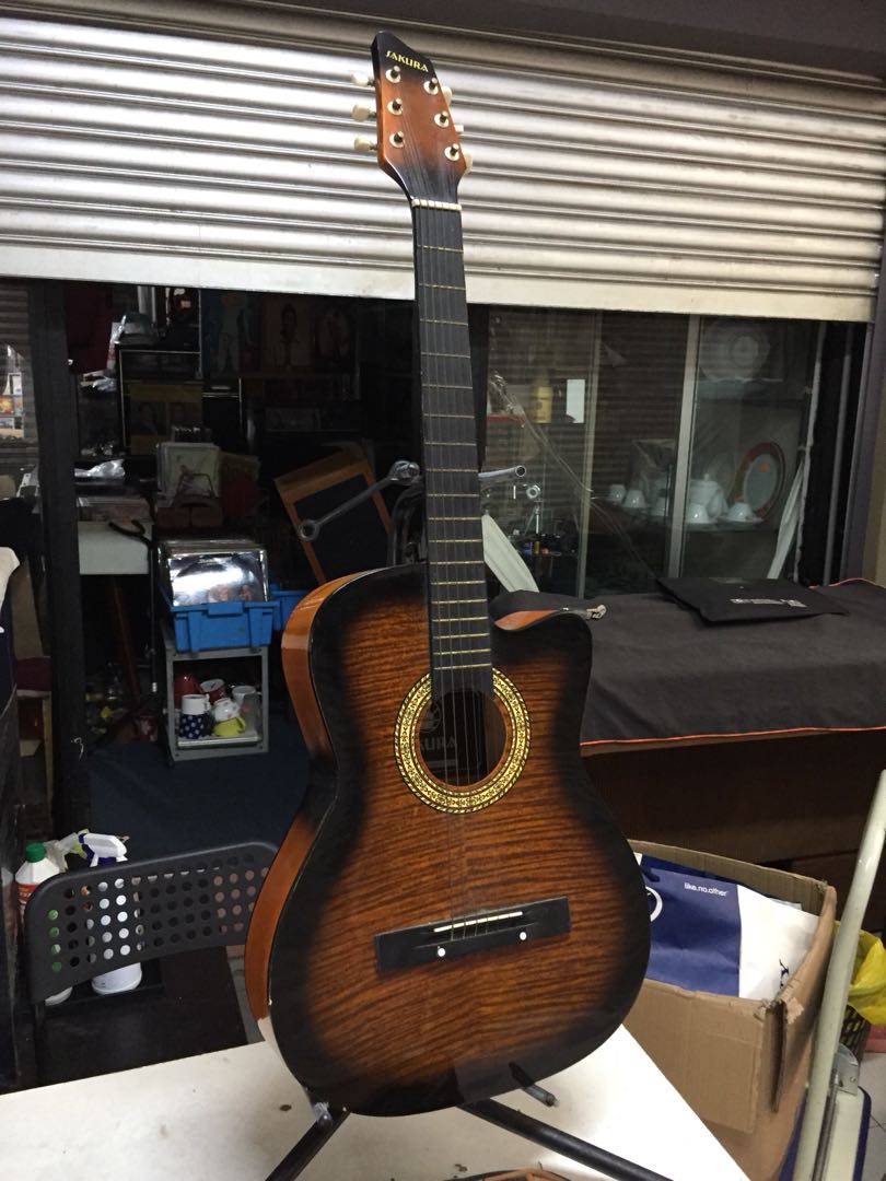 Sakura store acoustic guitar