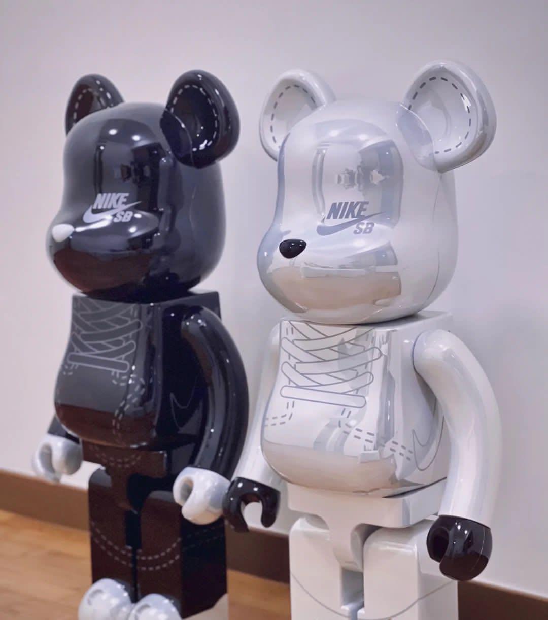 nike sb 1000 bearbrick