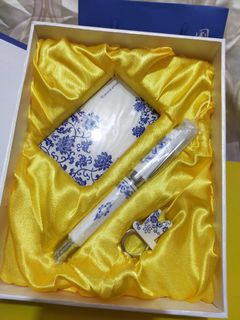 (Category: ) located in . Submitted by bagsthrifted.com (Listing ID 1112046892, Image 1). Description: .