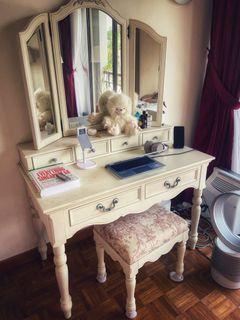 Dressing Table With Mirror