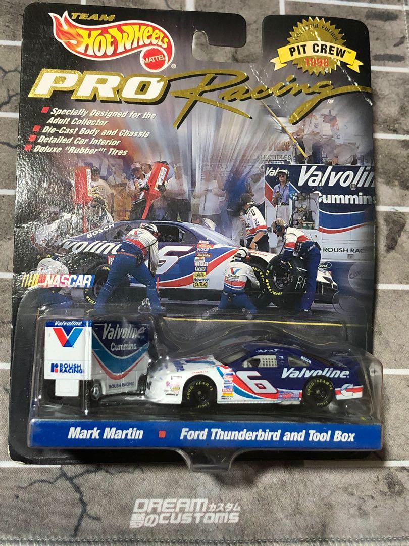 MATTEL HOT WHEELS Pro Racing Pit Crew # 94 Bill Elliott McDonald's T