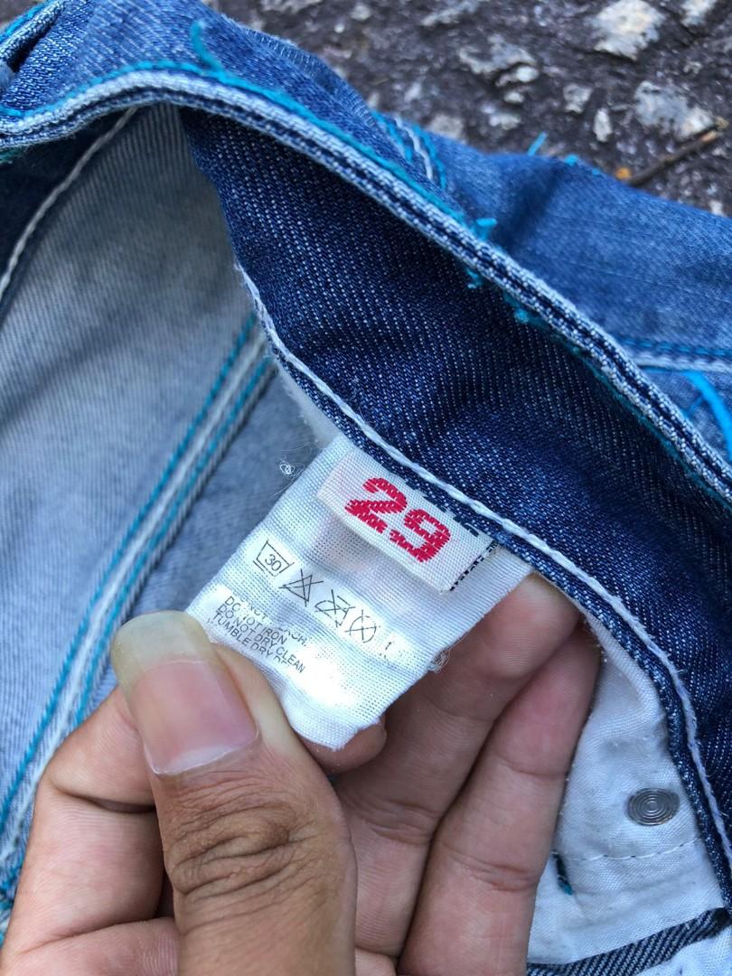 Levis speedo store