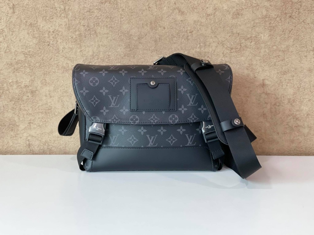 Shop Louis Vuitton Messenger Pm Voyager (M40511) by Sincerity_m639