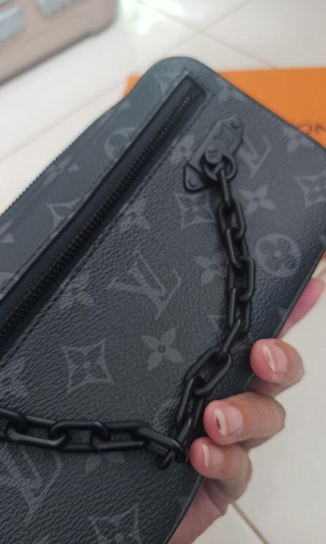 Louis Vuitton pochette volga monogram eclipse, Barang Mewah, Tas \u0026 Dompet  di Carousell