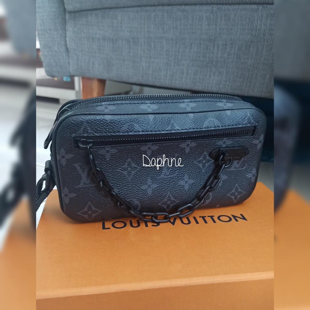 Louis Vuitton pochette volga monogram eclipse, Barang Mewah, Tas \u0026 Dompet  di Carousell