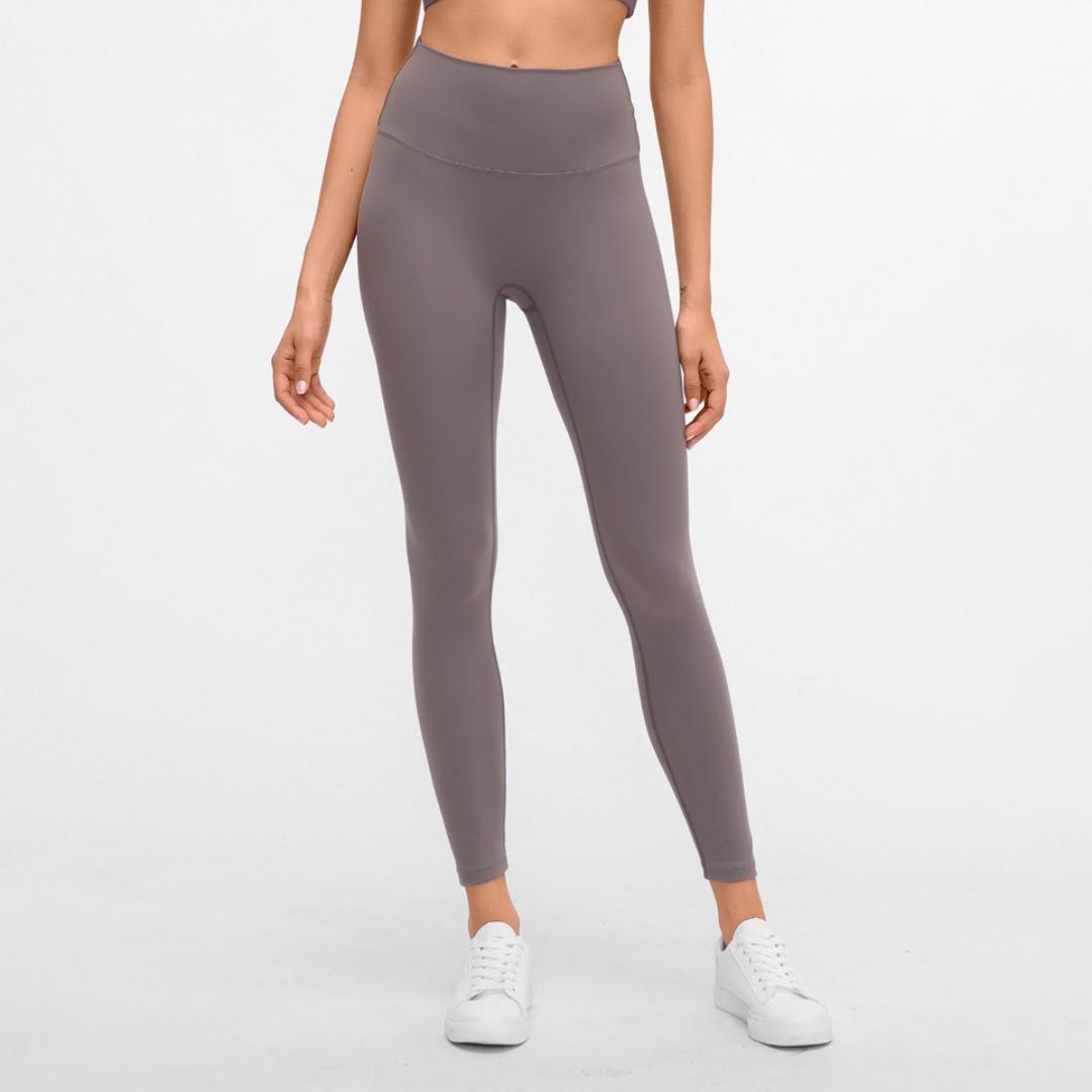 Moving Peach Leggings in Sea Moon Rock 