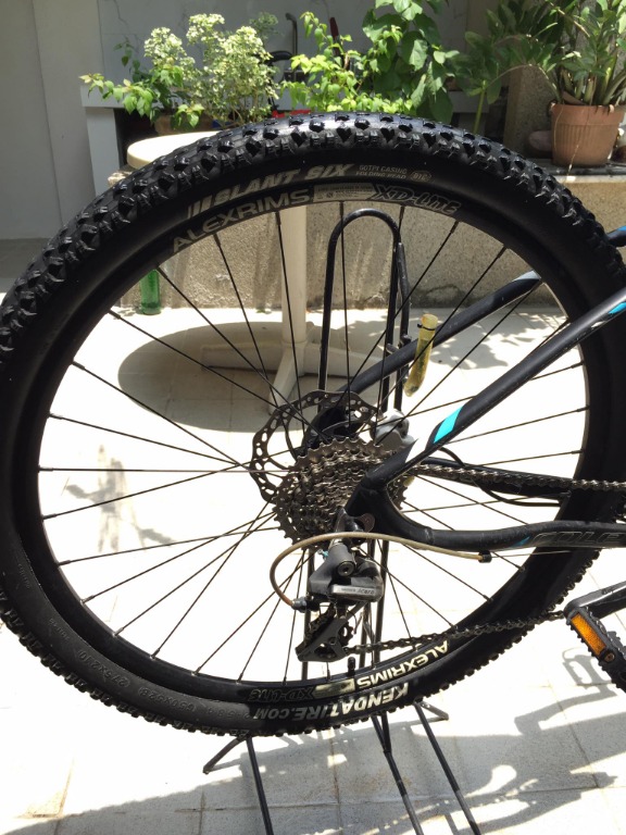 27.5 2.10 on sale tires