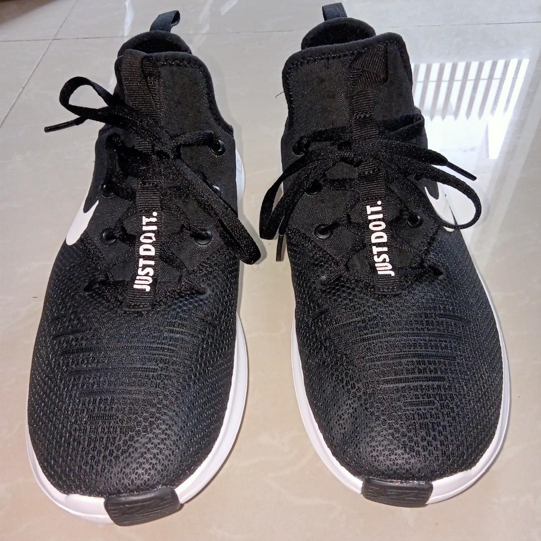 Free tr 8 2025 men's cross training shoes