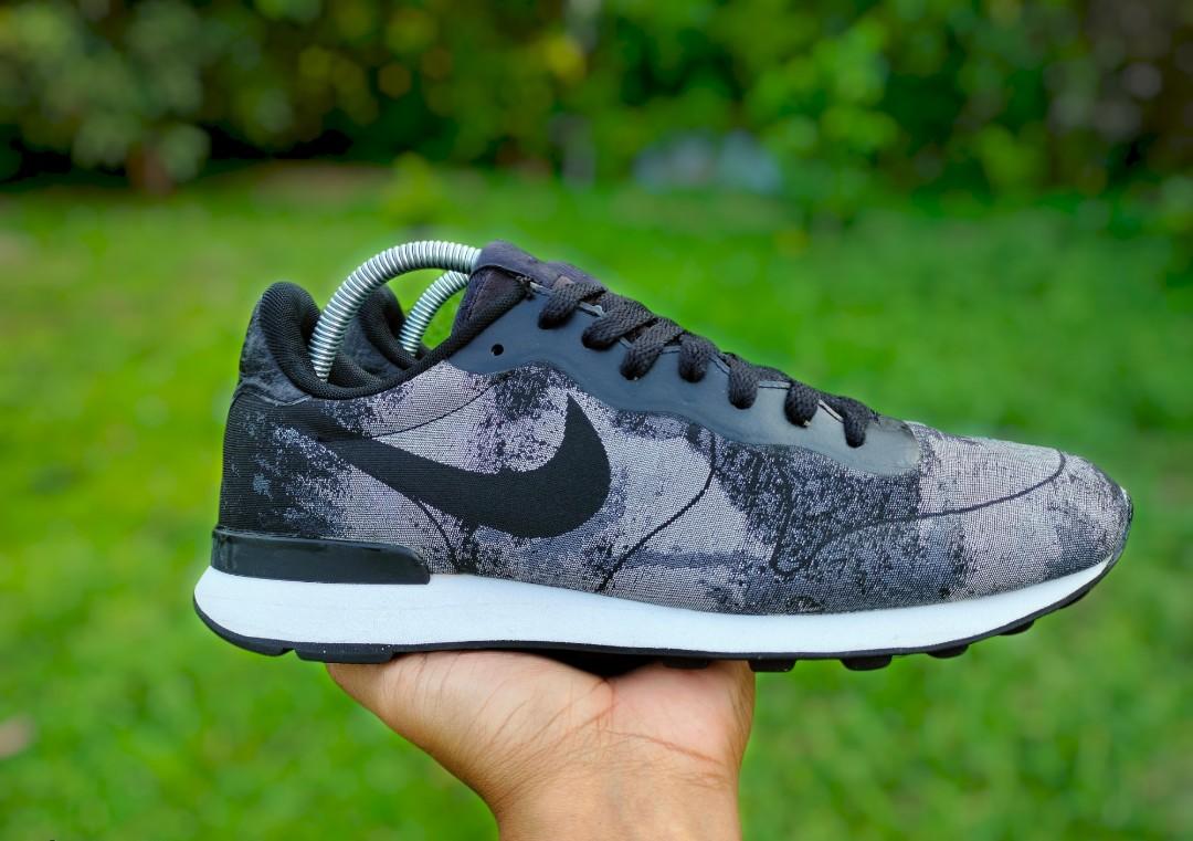 Nike outlet internationalist jacquard