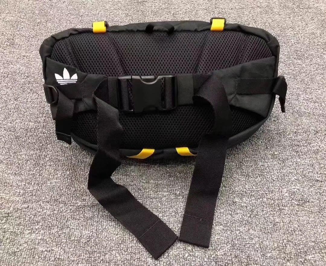 Palace Ultimo adidas waist bag, 男裝, 袋, 腰袋、手提袋、小袋