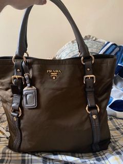 (Category: ) located in . Submitted by ih_preloved (Listing ID 1112069385, Image 1). Description: .