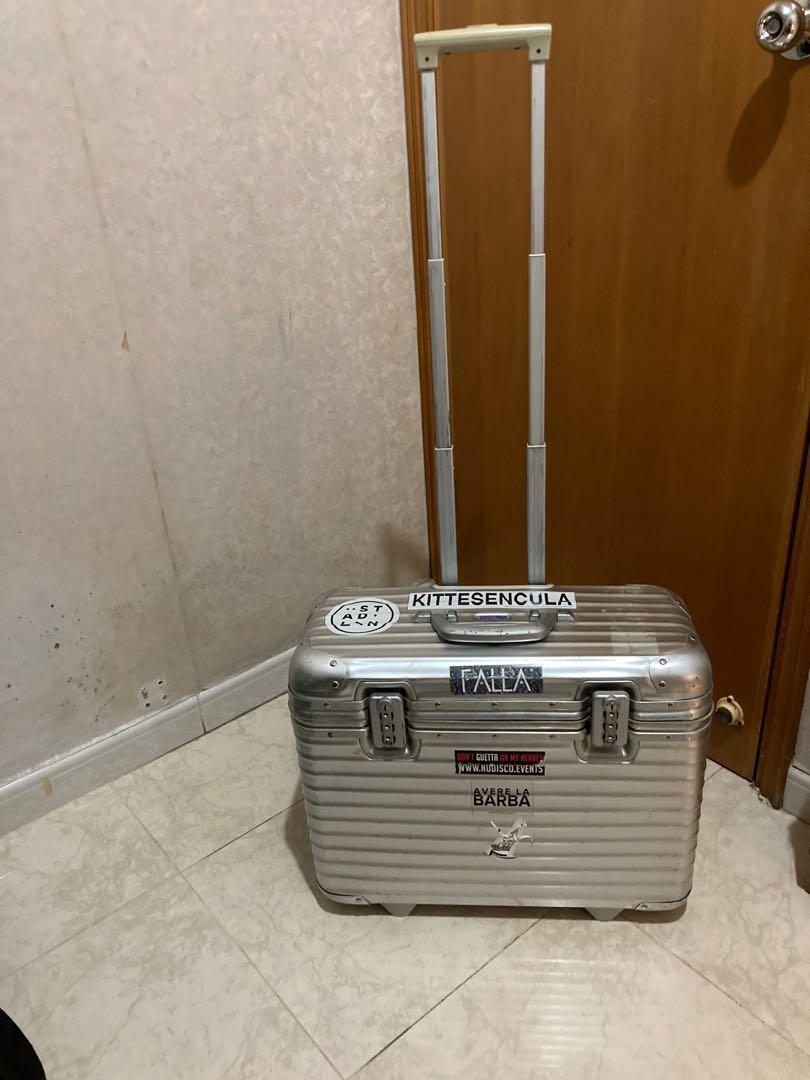 Rimowa 2 wheel shop pilot