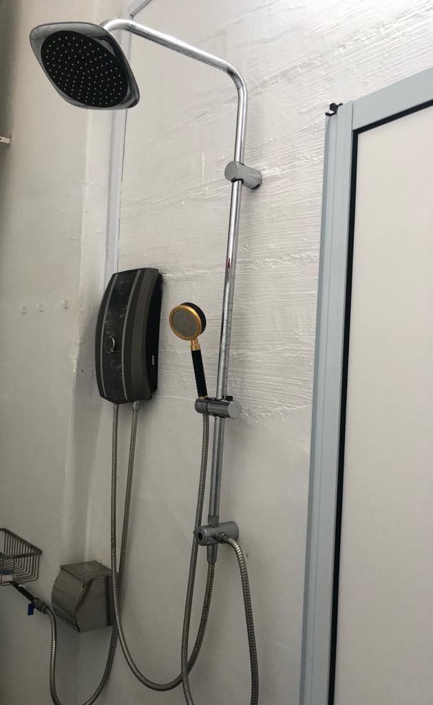 Instant Water Heater Shower Set, TV u0026 Home Appliances, Water Heater u0026  Instant Showers on Carousell