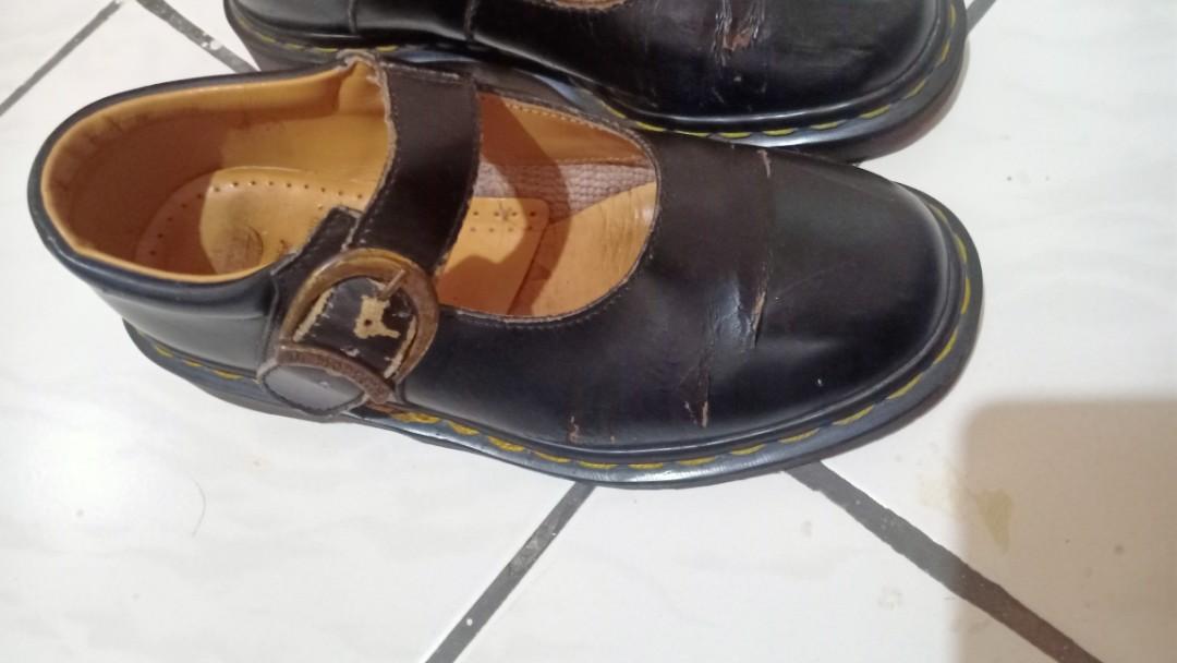 Vintage Doc Martes Mary Jane (Category: Sandals) located in Quezon City. Submitted by gee.chrysus (Listing ID 1112022772, Image 3). Description: Doc Martens Vintage Mary Jane -Made in England; UK4/US6(women) -Black ; second hand but in a good condition -Minor heel drags only -P1,800 -Flaws and crease are shown in the pics which added a more vintage look on it. - Shipping Fee will be shoulder by the buyer.