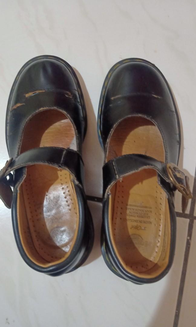 Vintage Doc Martes Mary Jane (Category: Sandals) located in Quezon City. Submitted by gee.chrysus (Listing ID 1112022772, Image 2). Description: Doc Martens Vintage Mary Jane -Made in England; UK4/US6(women) -Black ; second hand but in a good condition -Minor heel drags only -P1,800 -Flaws and crease are shown in the pics which added a more vintage look on it. - Shipping Fee will be shoulder by the buyer.