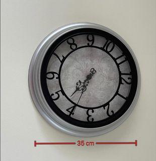 Wall Clock Condition: Like New $15