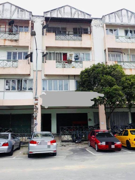 Wts 1st Floor Shop Apartment Taman Pinggiran Putra Property For Sale On Carousell