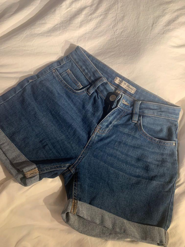 y2k denim short (32) #JualSaja, Women's Fashion, Bottoms, Shorts on  Carousell