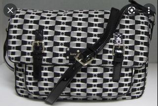 (Category: ) located in . Submitted by sis_shopee (Listing ID 1112225217, Image 1). Description: .