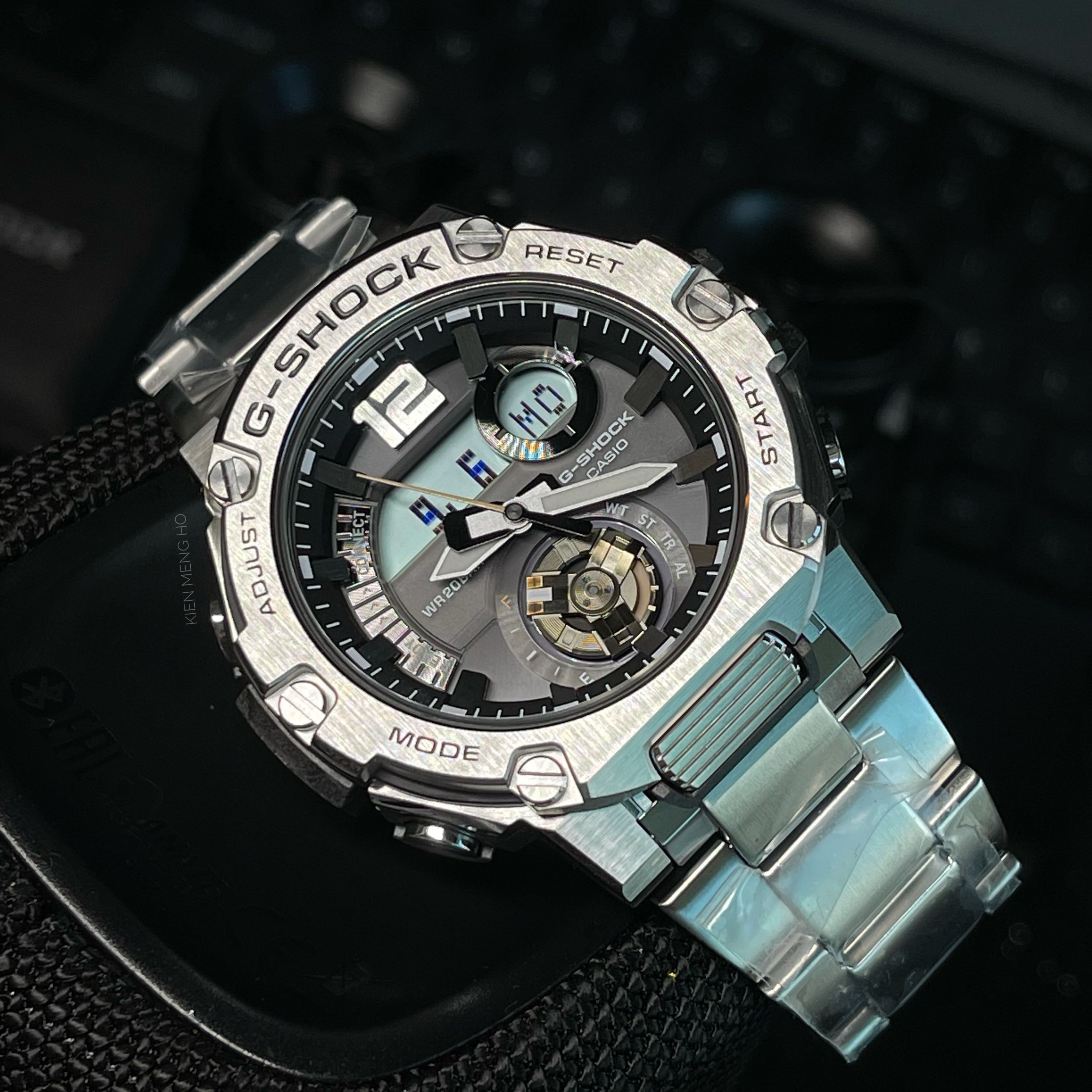BRAND NEW AND AUTHENTIC G STEEL GST B300SD 1A WITH CARBON