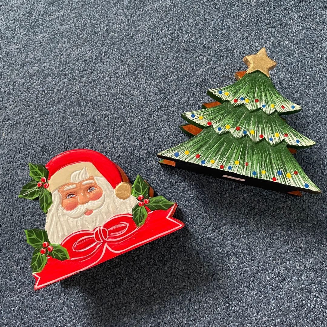 Christmas Tissue Holder (Category: Storage Boxes & Baskets) located in Pasig City. Submitted by sichi.ph (Listing ID 1112168810, Image 1). Description: P350 each Sta. Clause and Christmas Tree.