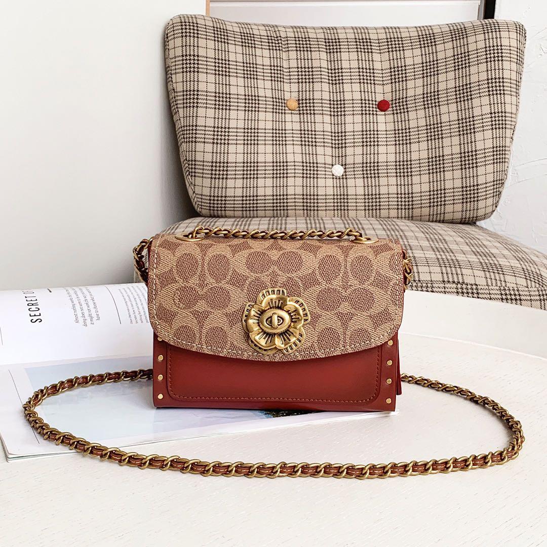 Parker 18 coach store
