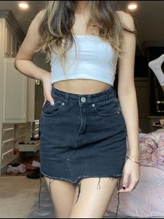 (Category: ) located in . Submitted by highkas.closet (Listing ID 1112118550, Image 1). Description: .