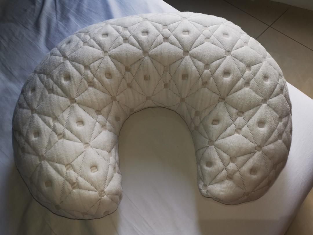 getha nursing pillow
