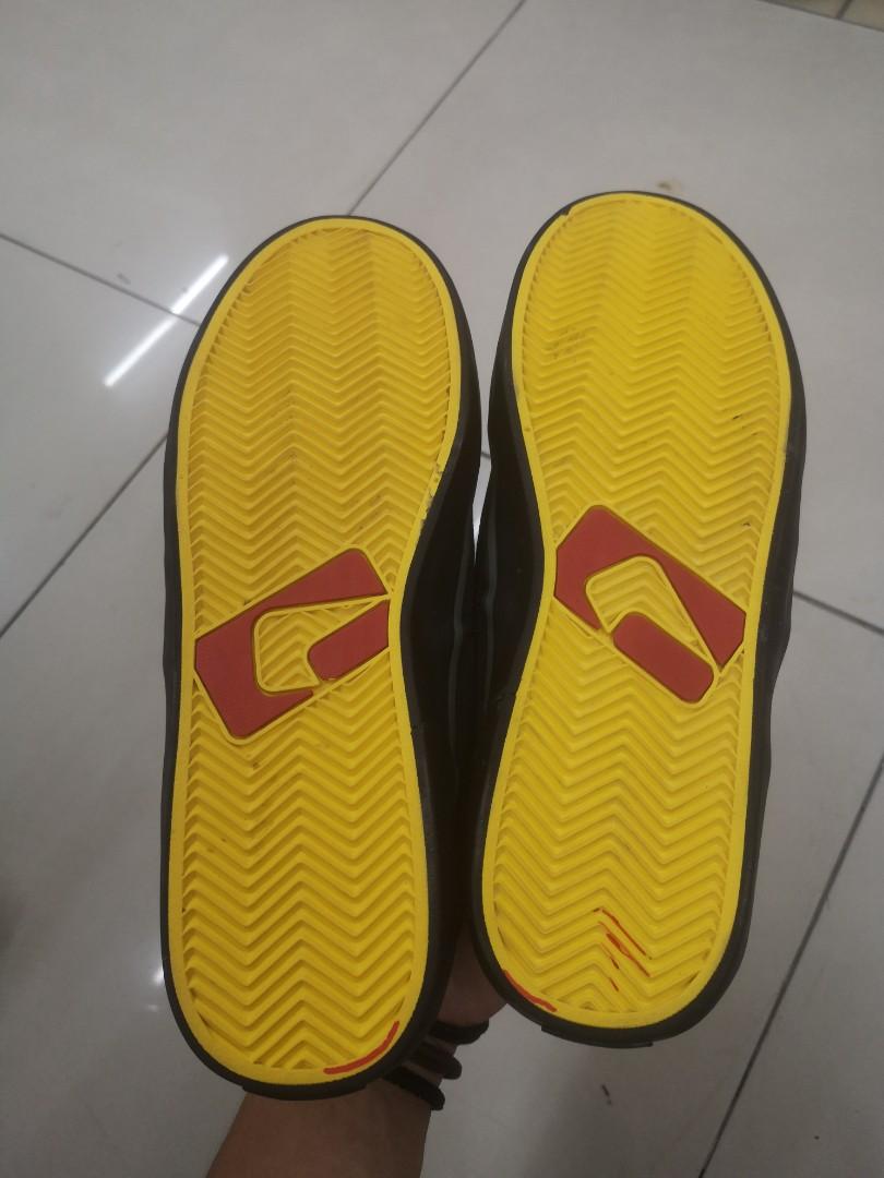 Globe beavis and butthead shoes hot sale