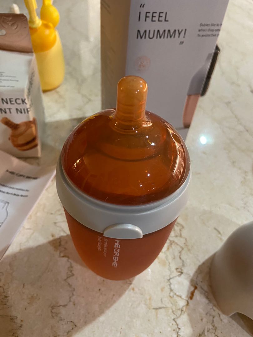 He Or She Bottle Babies Kids Nursing Feeding On Carousell