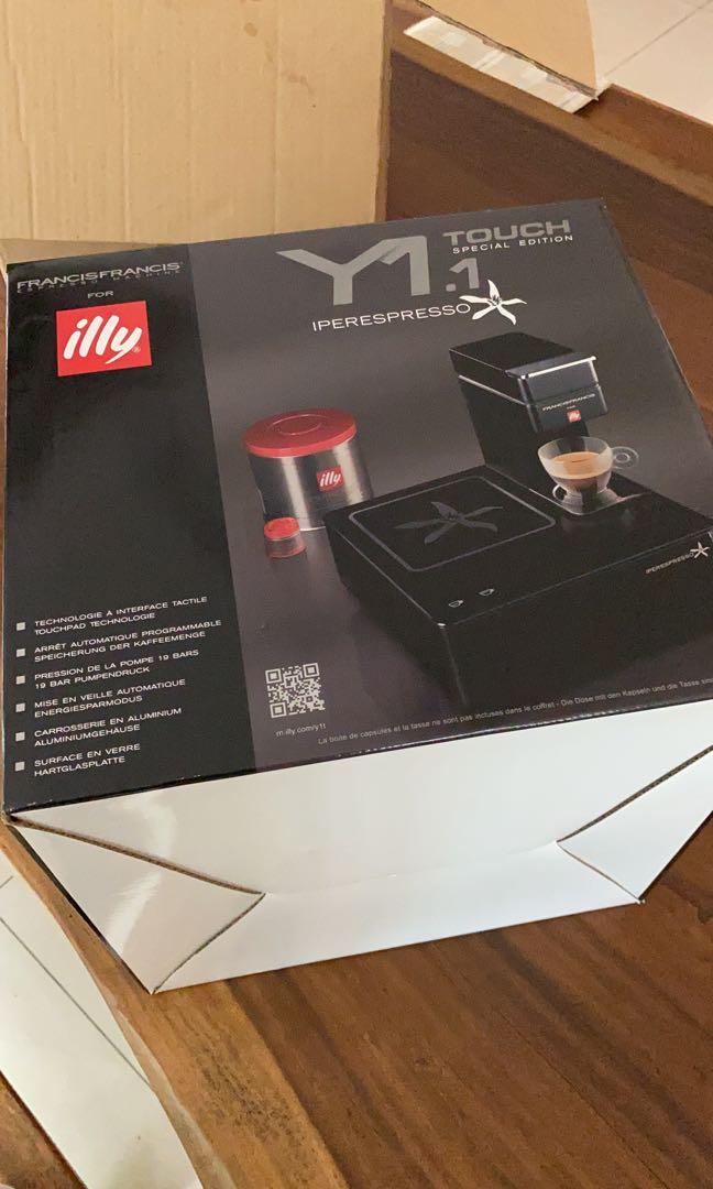 Illy y1.1 touch espresso machine, TV & Home Appliances, Kitchen