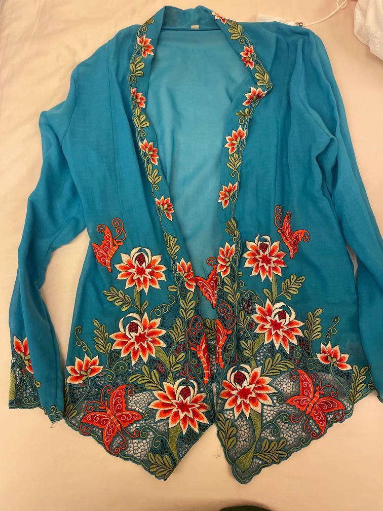 Kebaya Nyonya Size M Women S Fashion Clothes Tops On Carousell