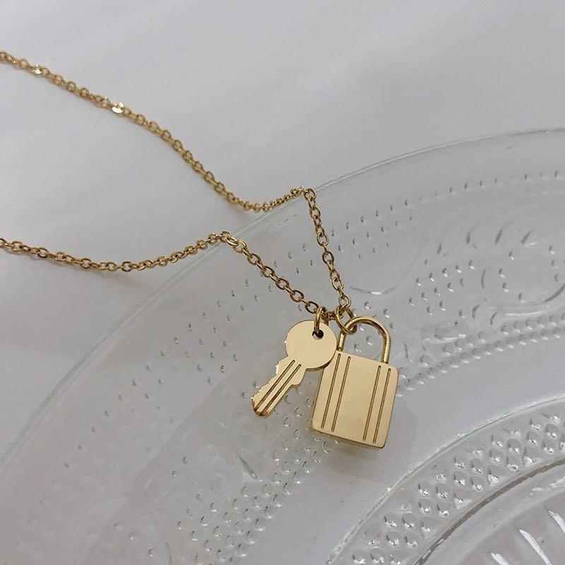 Gold lock pendant new arrivals necklace