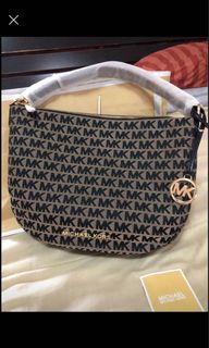 (Category: ) located in . Submitted by mellowseller (Listing ID 1112220393, Image 1). Description: .