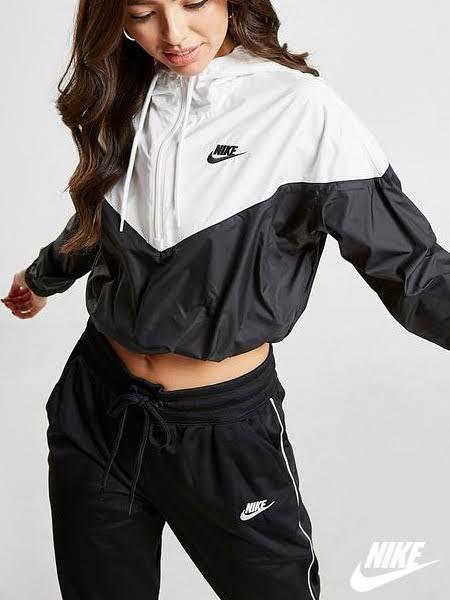 Conductividad Mitones Caprichoso Nike Two-Toned Cropped Hooded Windbreaker Jacket, Women's Fashion, Coats,  Jackets and Outerwear on Carousell