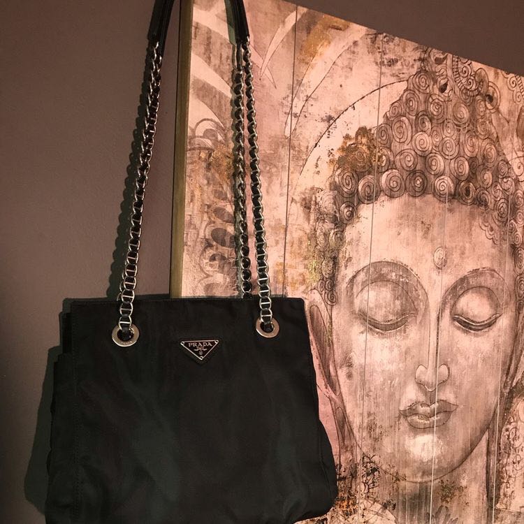 Tessuto nylon chain deals shoulder bag