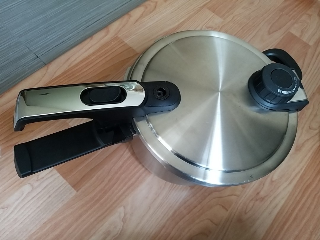 Pressure cooker 5 l (ikea), TV & Home Appliances, Kitchen Appliances