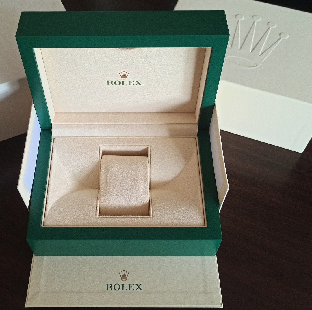 Rolex Medium Box Oyster M 39139.04 Complete with Outer Box and