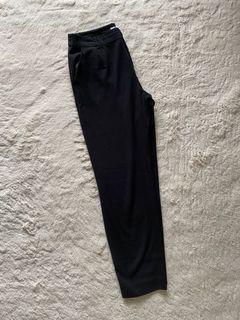 Slack black pants