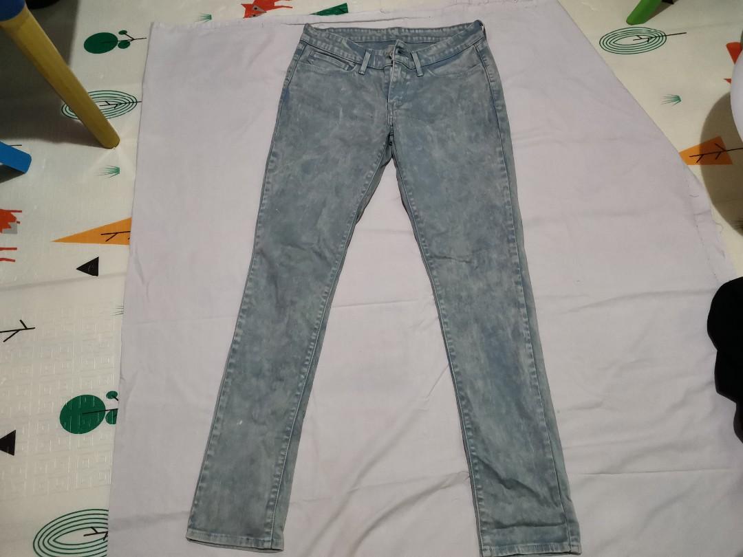 Acid wash soft jeans (Category: Jeans) located in Quezon City. Submitted by csa22 (Listing ID 1112340656, Image 1). Description: Sf c/o buyer.
