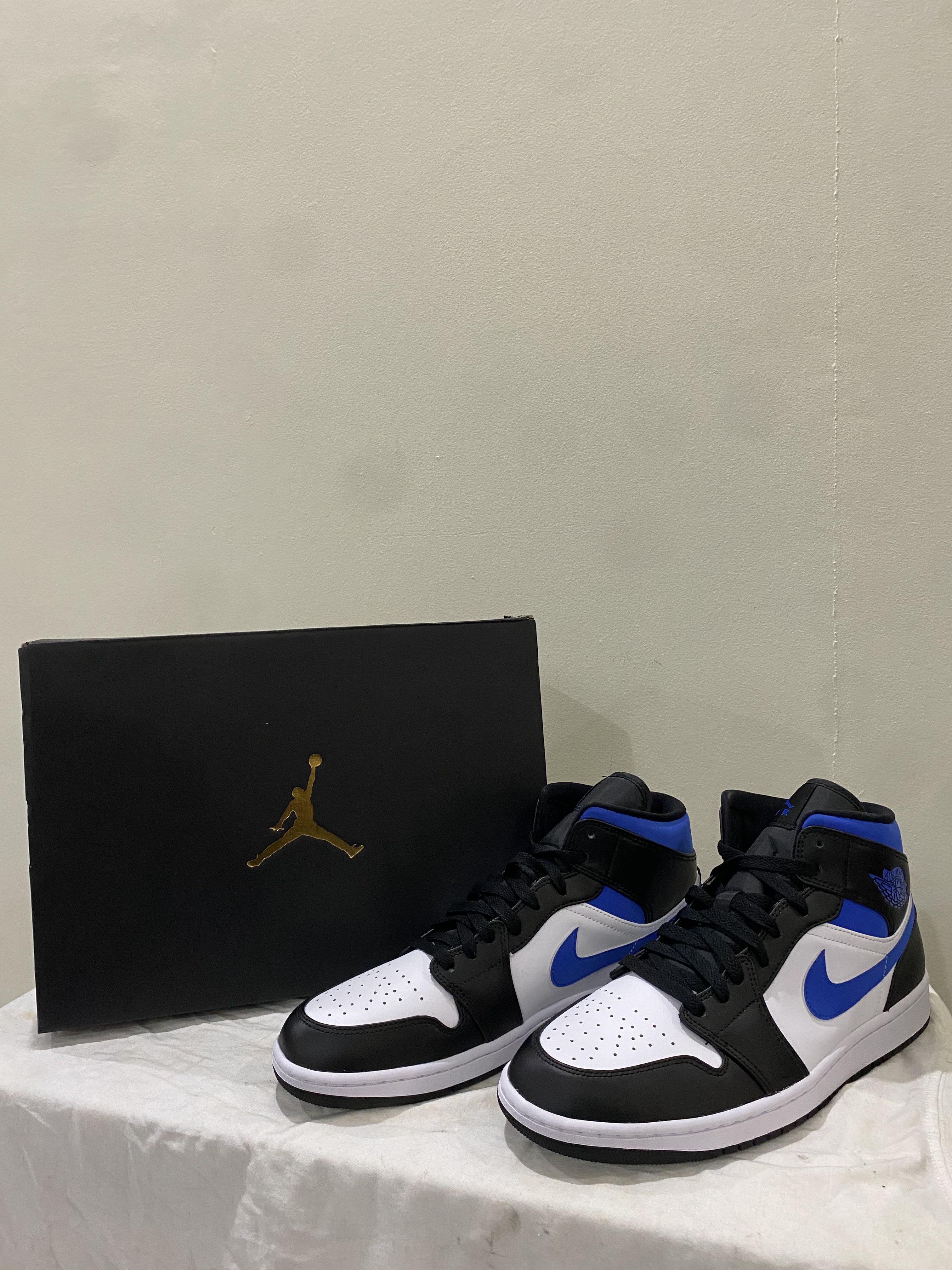 retro 1 blue and white