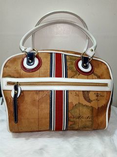 (Category: ) located in . Submitted by alyzzashop (Listing ID 1112393797, Image 1). Description: .