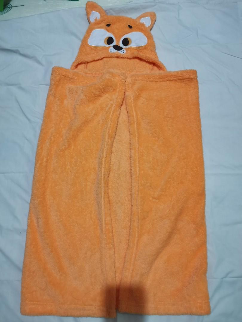 Baby bath towel or blanket (Category: Other Baby Bathing & Changing Needs) located in Quezon City. Submitted by csa22 (Listing ID 1112304833, Image 1). Description: Soft and fluffy Forgot I have this, never been used just washed.