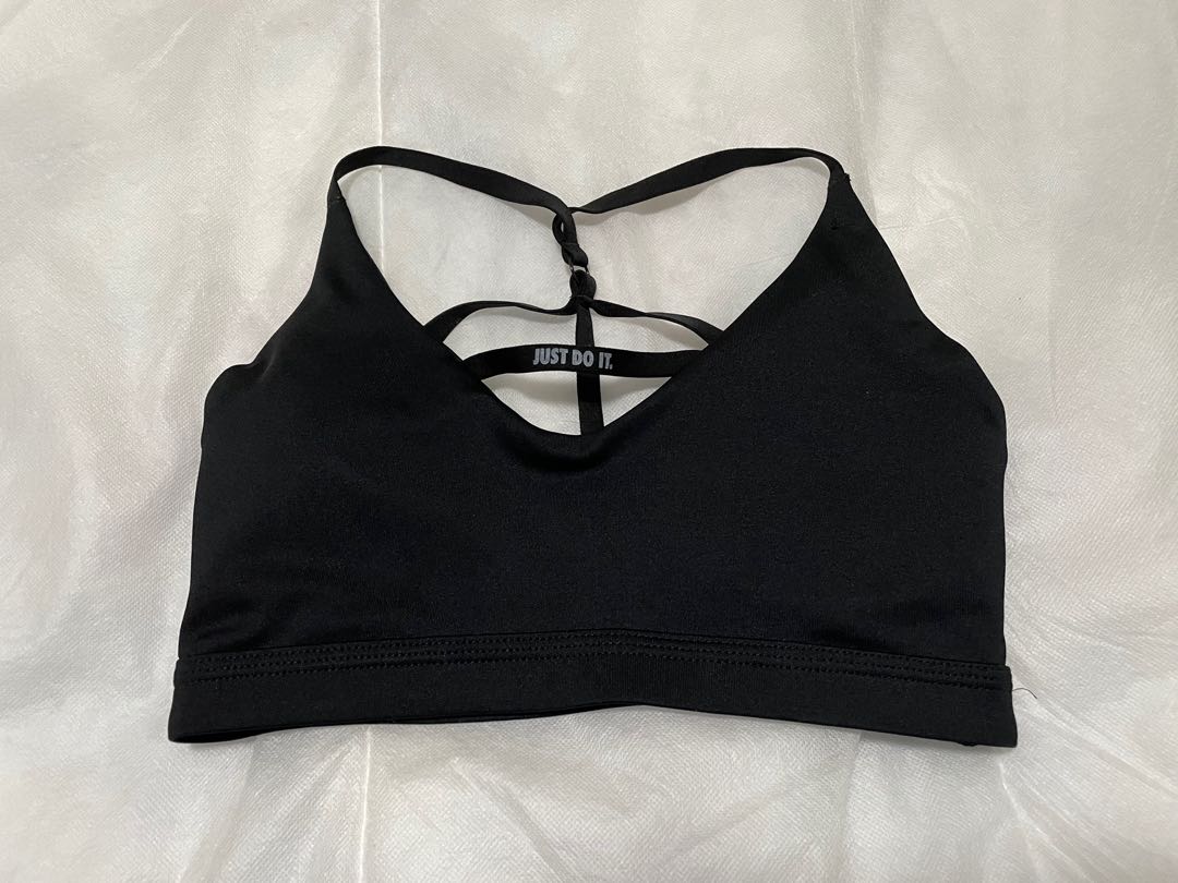 black nike sports bra