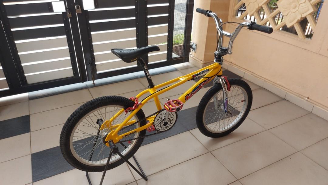 Haro revo yellow store